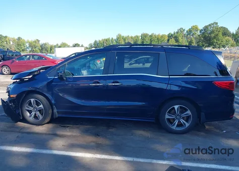 2018 Honda Odyssey Touring from USA, damaged, VIN 5FNRL6H84JB071538